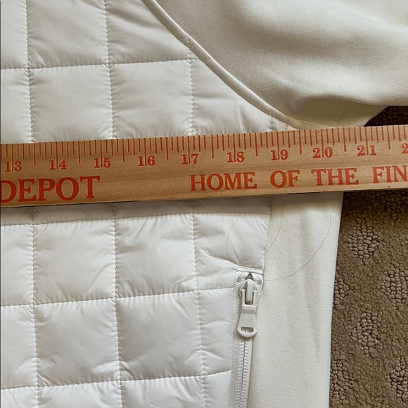 NWOT Old Navy Women's Off White Dynamic Fleece Quilted Jacket - Picture 10 of 12